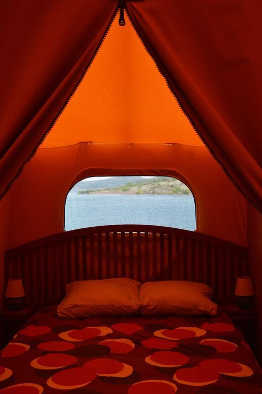 Camping Le Mas De Riri Celles  Esterno foto
