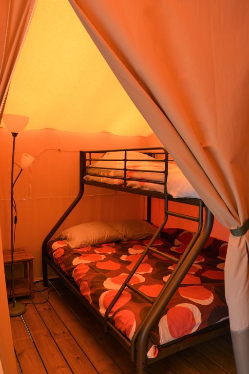 Camping Le Mas De Riri Celles  Esterno foto